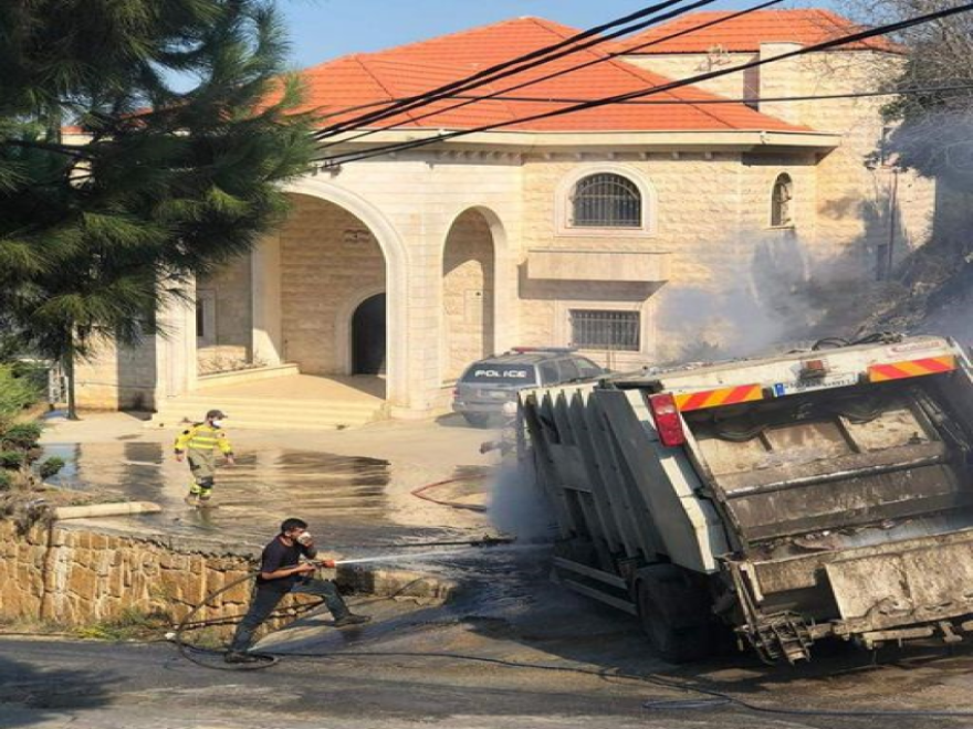  إشتعال آلية جمع نفايات في بلدة رحبة العكارية