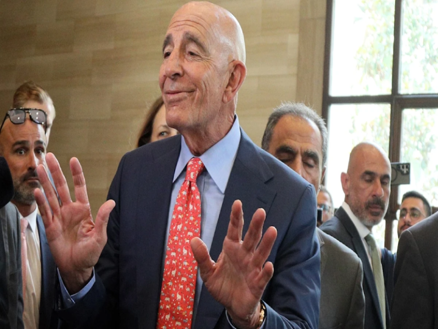 الأخبار _ براك الى بيروت مع «تحذير أخير»: نزع السلاح الآن أو نترككم لمصيركم!