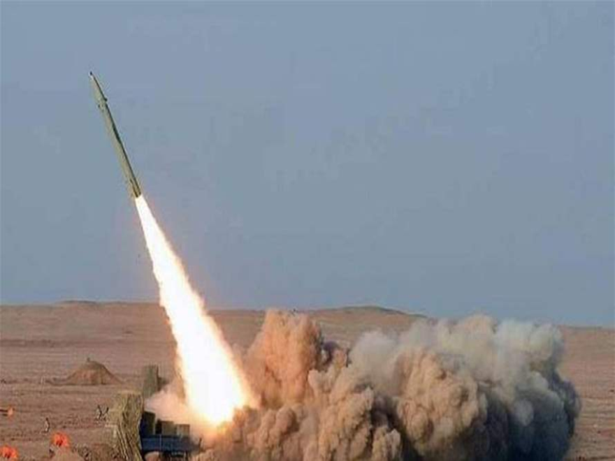 التحالف بقيادة السعودية يتهم الحوثيين بإطلاق صاروخ بالستي على الرياض فجر السبت