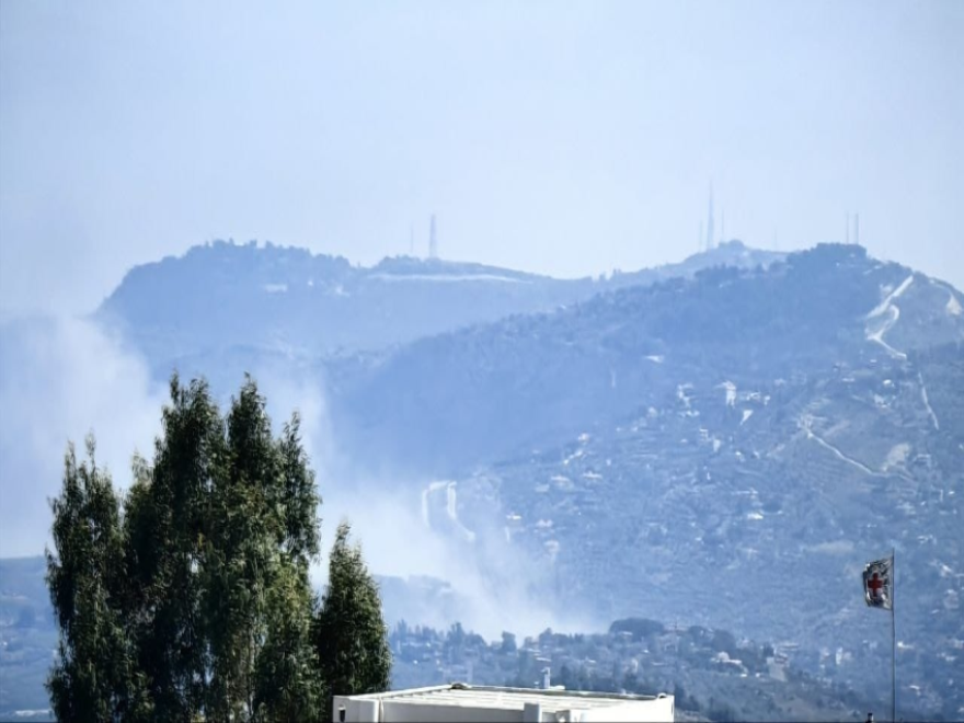 بالصورة _ غارة معادية على مبنى من 3 طبقات في كفركلا