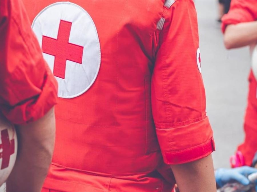 الصليب الأحمر: إخلاء 20 مريضًا من مستشفيَي الساحل وبهمن ونعمل لإخلاء مرضى من مستشفى الرسول الأعظم