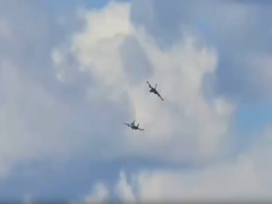  تصادم طائرتان حربيتان من نوع F/A-18 في الجو أثناء عرض في ولاية أيداهو _الولايات المتحدة