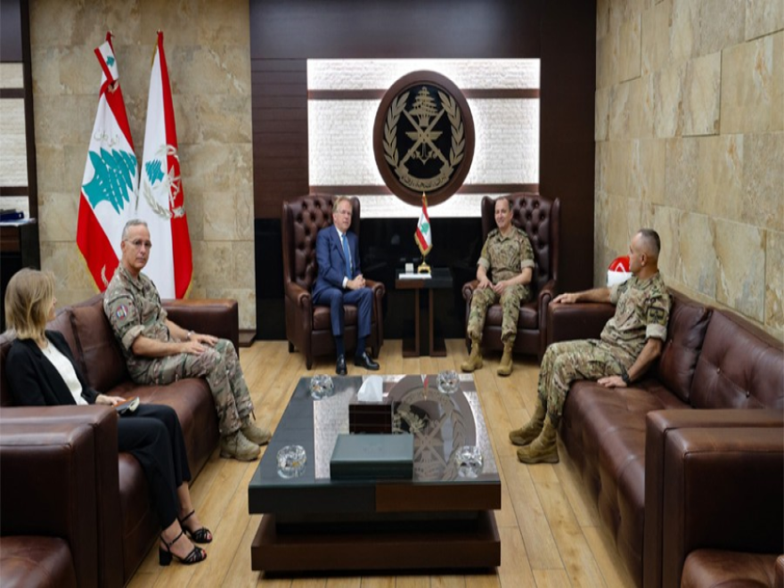 قائد الجيش استقبل السفير الفرنسي الجديد