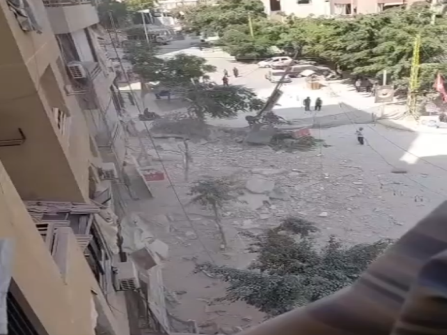 انهيار جزئي لمبنى متضرر جراء العدوان الإسرائيلي الأخير في حارة حريك