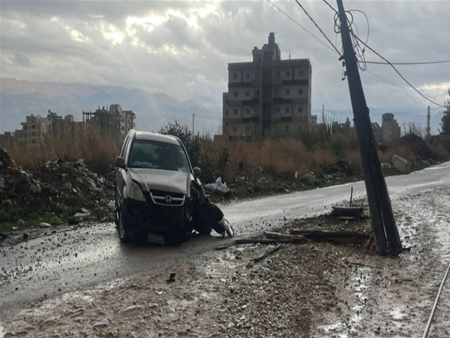 إنزلاق سيارة في أبي سمراء بسبب الأمطار 