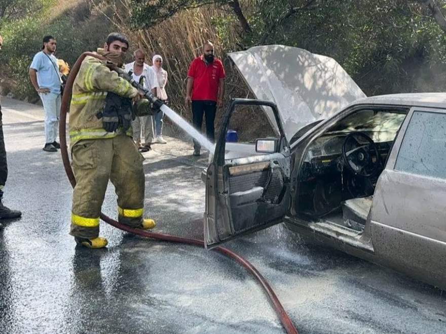 إخماد حريق سيارة في الهري