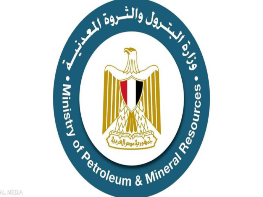 وزارة البترول المصرية: حريق على متن سفينتي التغييز والتخزين في ميناء دمياط وتم التعامل معه على الفور ولا اصابات