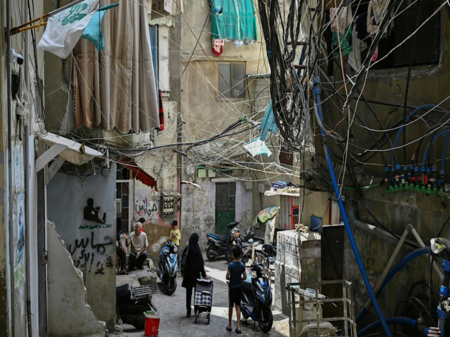 الأخبار _ خطط الإعمار لا تمر بالمخيمات الفلسطينية