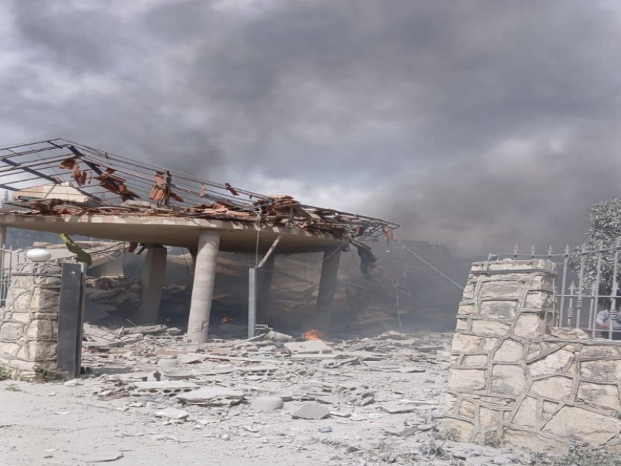 غارة على مبنى سكني في الدوير